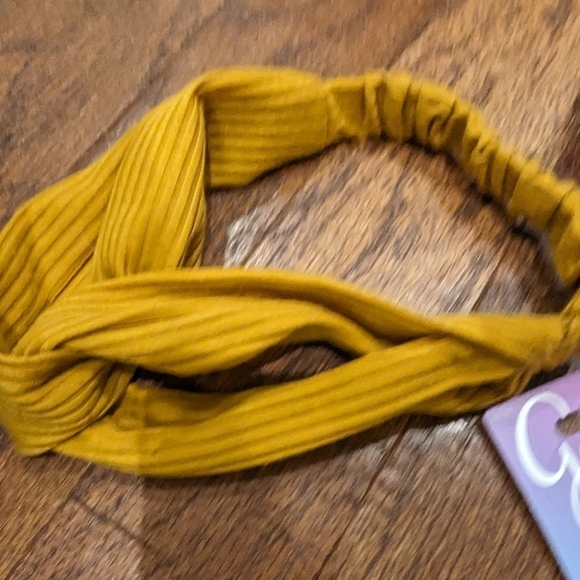 Hair accessory bundle great for thick hair. $75 - Picture 4 of 4